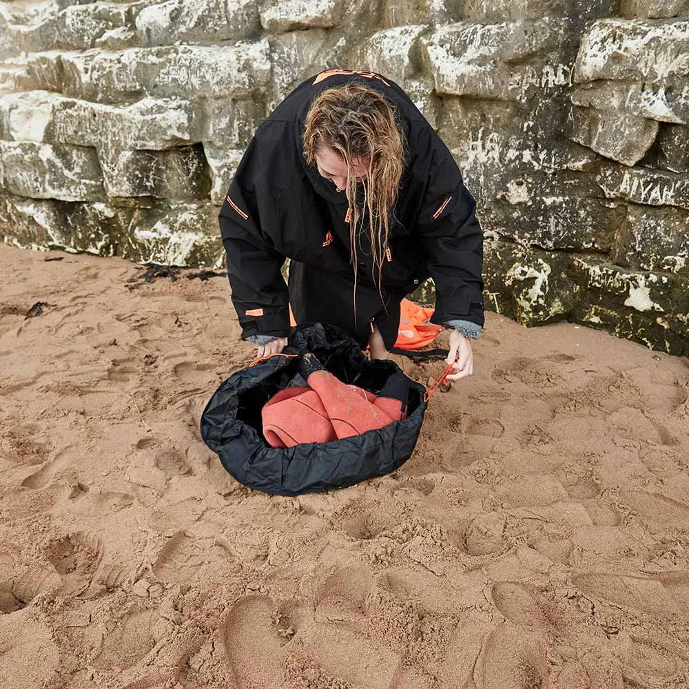 ZONE3 Wetsuit Changing Mat Black